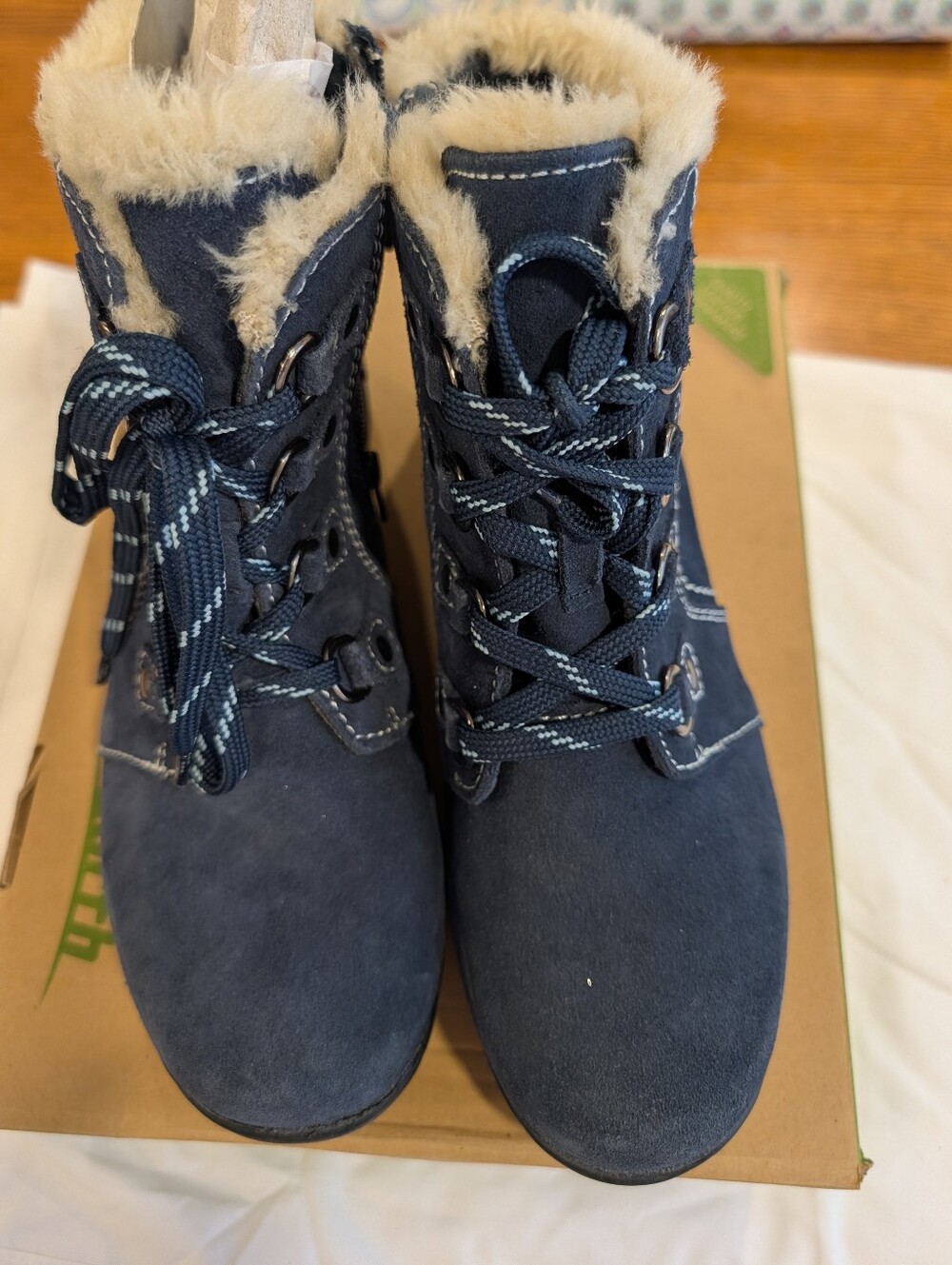 Earth Origins Crowley Navy Suede Water-Repellent Ankle Boots Faux Fur 9.5W W/Box
